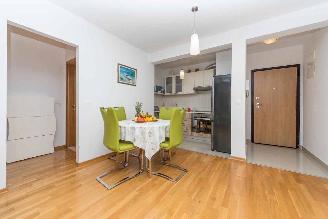 Apartmán Neno Makarská Exteriér fotografie